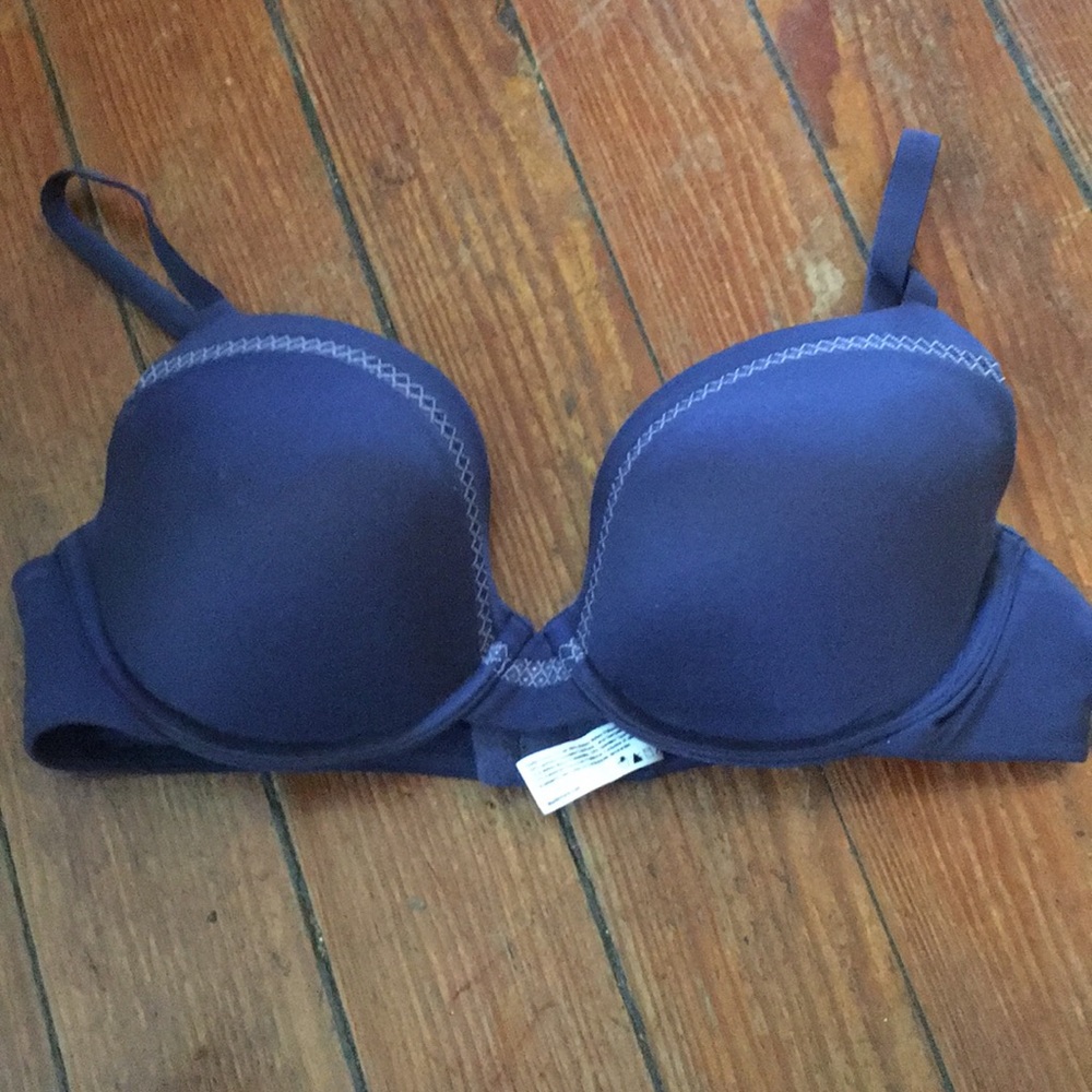 Pretty navy padded bra
